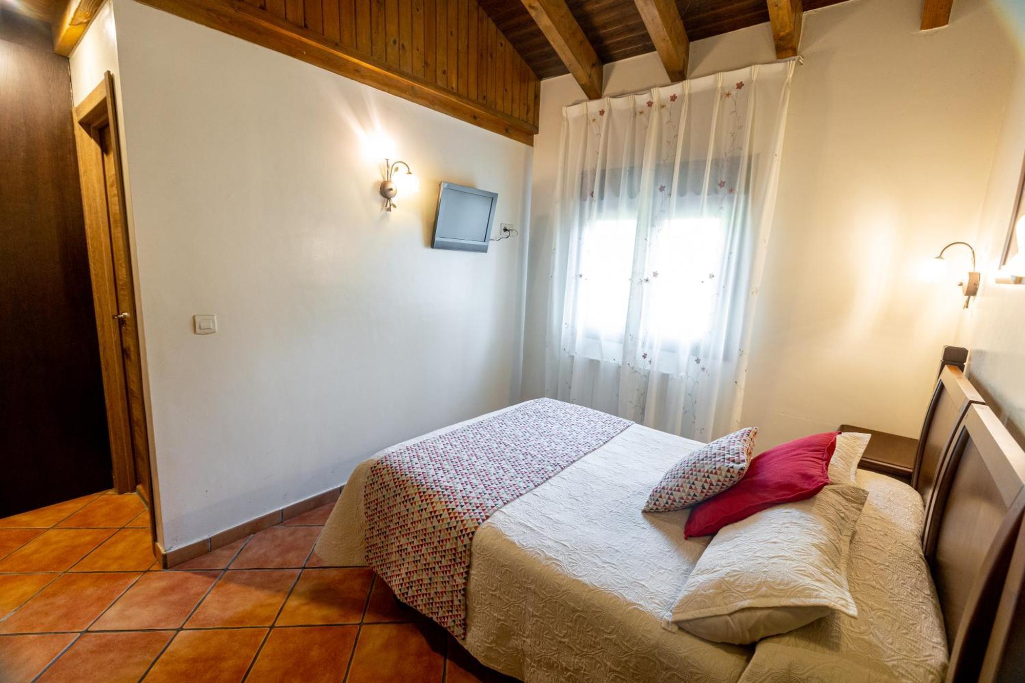 Apartamentos El Pedrayu Онис Экстерьер фото